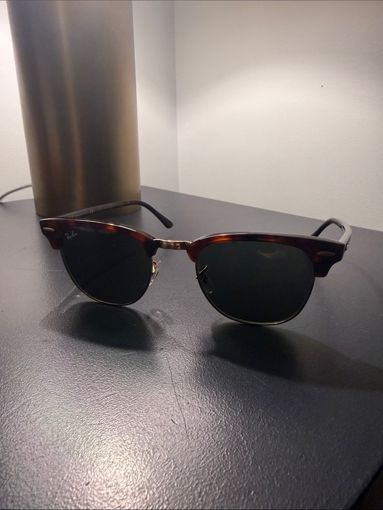Ray-Ban Other - Ray-Ban Clubmaster Sunglasses - Tortoise Frame with Green Lenses